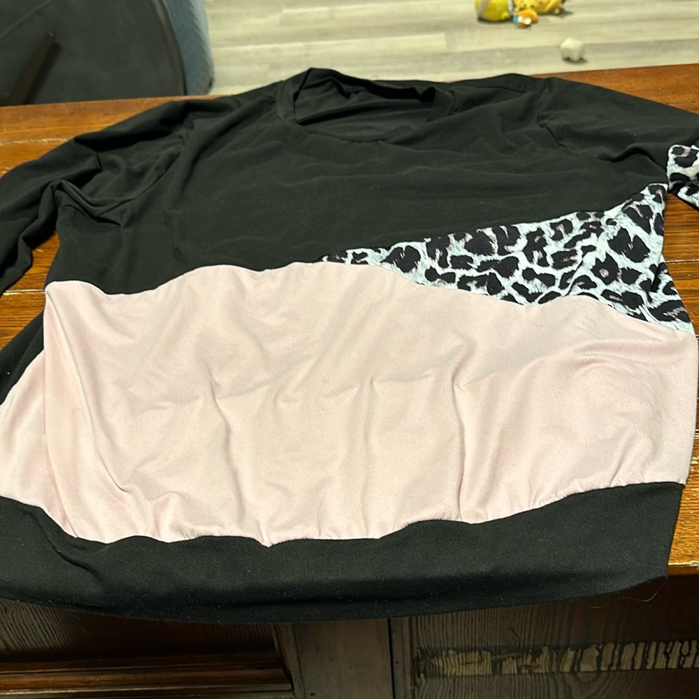 Shein top size 3x.  Very cute.